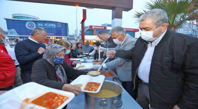 Güzelbahçe'de İftar Bereketi