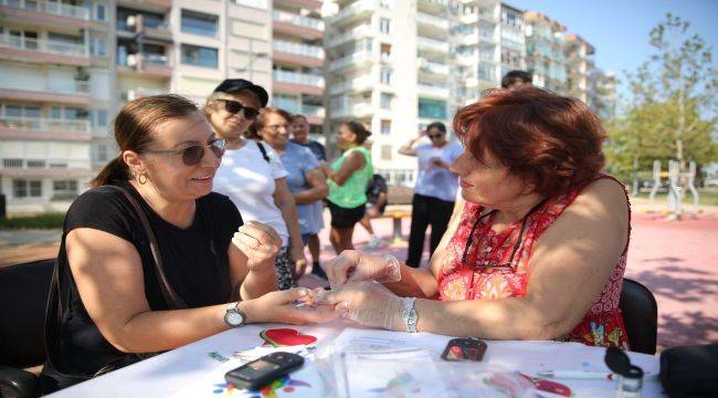 Konak'ın Parklarında Sağlık Var: Önce Spor Sonra Tarama 